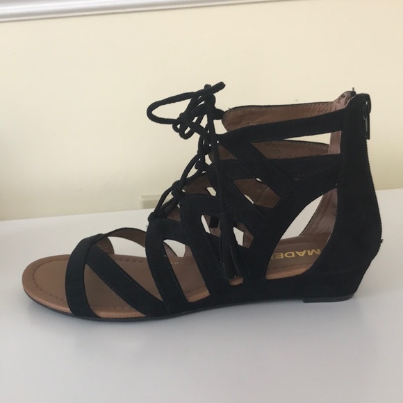 small wedged sandals - Picture 2 of 4